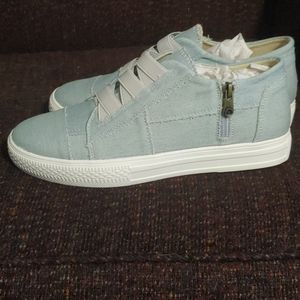 Low heel sneaker